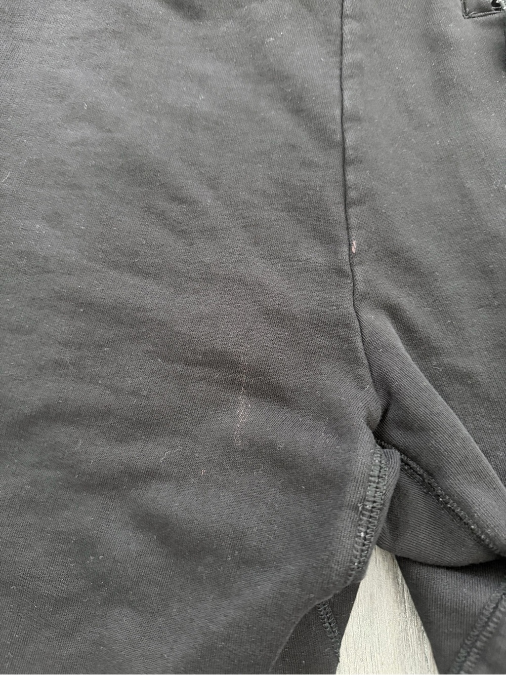 Armani Exchange black fleece sweat shorts size XL with holes and stains - Picture 5 of 5